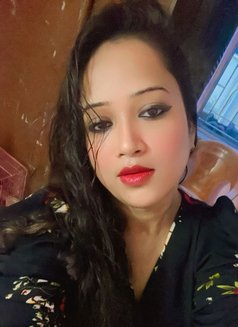 Riya Singh - puta in Kolkata Photo 5 of 5