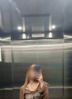 Riya Singh - escort in Mumbai Photo 1 of 7