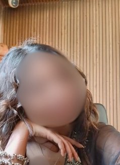 Riya Singh - escort in Mumbai Photo 3 of 7