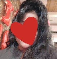 Riya Singh real call girl - puta in Indore Photo 1 of 1