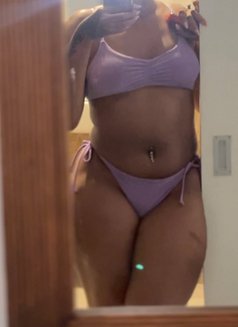 Riya - escort in Okinawa Island Photo 1 of 3