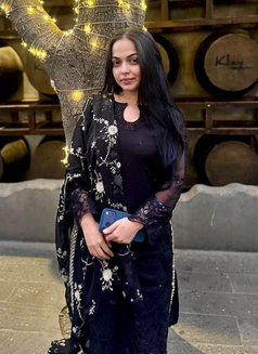 Riya Student in Dubai - puta in Dubai Photo 3 of 5