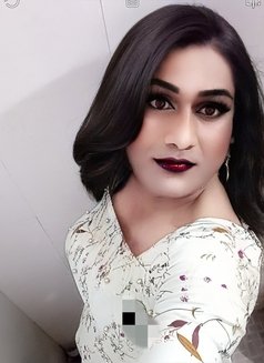 Riya Teena - Transsexual escort in New Delhi Photo 3 of 13