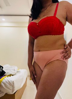 Riyaaa - escort in Bangalore Photo 3 of 4