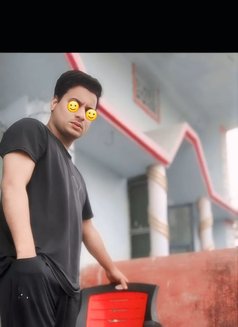 Riyadh Boy - Male escort in Riyadh Photo 1 of 1