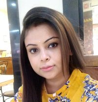 Riyana Hoty web cam - puta in Paris