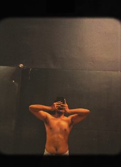 Riyansh Sharma - Male escort in New Delhi Photo 3 of 4