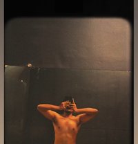 Riyansh Sharma - Acompañantes masculino in New Delhi