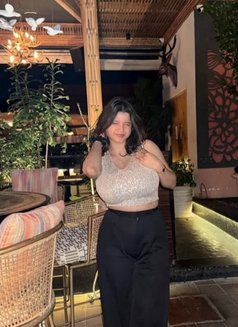 Riyanshi - escort in Jaipur Photo 3 of 5