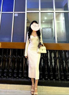 Riyanshi - puta in New Delhi Photo 1 of 4