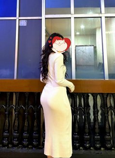 Riyanshi - puta in New Delhi Photo 3 of 4