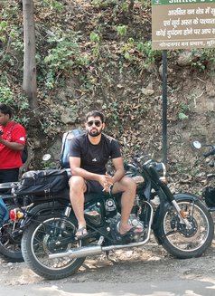 Riyanshu - Male adult performer in Gurgaon Photo 2 of 2