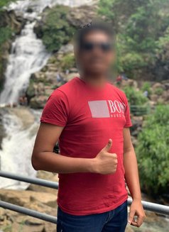 Riz Escorter VIP - Male escort in Colombo Photo 8 of 8