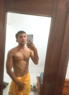 Rizal69 Good - Male escort in Bali Photo 5 of 6