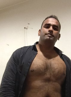 Rizwan - Acompañantes masculino in Riyadh Photo 10 of 11