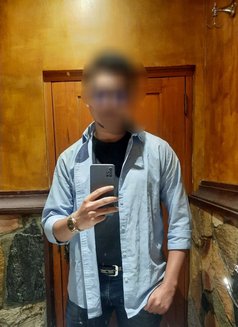 Rizy VIP full service - Male escort in Colombo Photo 6 of 6