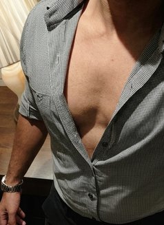 Rizzler - Male escort in New Delhi Photo 1 of 6