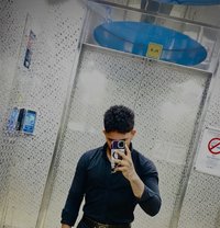 Rm92 - Male escort in Dubai