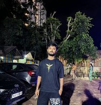 Rñv - Acompañantes masculino in Guwahati