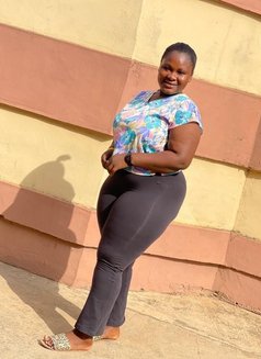 Roaa - escort in Cairo Photo 2 of 3