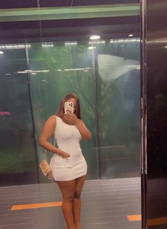 Roannah - escort in Guangzhou Photo 9 of 10