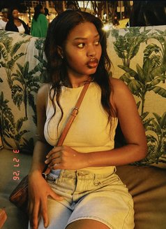 Robby. Hot Erotic Queen - puta in Kathmandu Photo 1 of 17