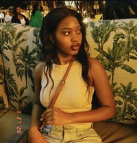 Robby. Hot Erotic Queen - puta in Kathmandu Photo 1 of 17