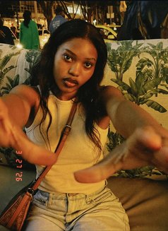 Robby. Hot Erotic Queen - puta in Kathmandu Photo 9 of 17