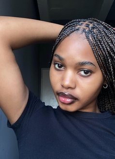 Robby. Hot Erotic Queen - puta in Kathmandu Photo 10 of 17