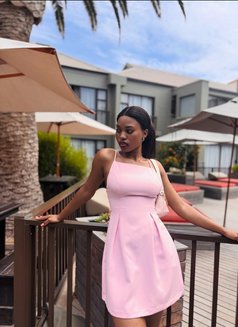 Robby. Hot Erotic Queen - puta in Kathmandu Photo 15 of 17