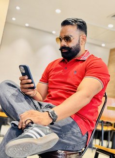 Robby - Male escort in Amritsar Photo 3 of 3