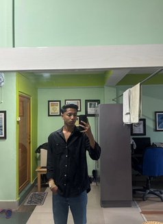 Rober - Acompañantes masculino in Mumbai Photo 3 of 5