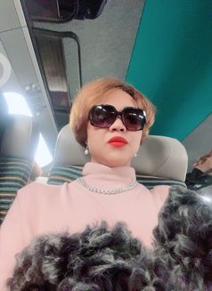 Robert - Transsexual escort in Monaco Photo 13 of 13