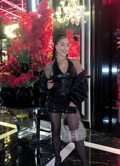 Roberta - escort in Dubai Photo 19 of 20