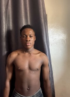 Roberto - Male escort in Riyadh Photo 1 of 2