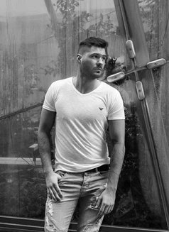 Roberto - Acompañantes masculino in Manila Photo 8 of 9