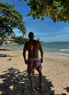 Roberto - Male escort in Cebu City Photo 8 of 20