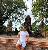 Roberto - Male escort in Manila