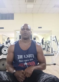 Roberto White - Male escort in Prague (Praha) Photo 3 of 6