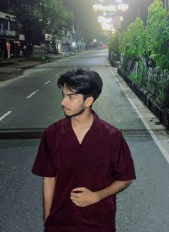Robin - Acompañantes masculino in Dhaka Photo 2 of 3
