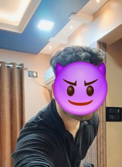 Robin Da Silva - Male escort in Mumbai Photo 3 of 15