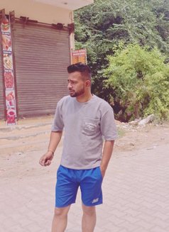 Robin - Male escort in Chandigarh Photo 3 of 4