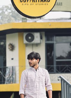 Robin - Male escort in Chandigarh Photo 4 of 4