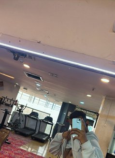 Robin - Male escort in Chandigarh Photo 1 of 13