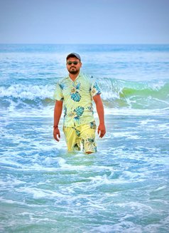 Robin - Male escort in Chandigarh Photo 5 of 13