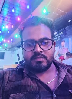 Robin - Male escort in Chandigarh Photo 6 of 13
