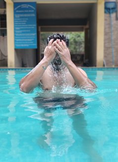 Robin - Male escort in Hyderabad Photo 3 of 5