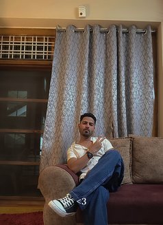 Robin - Male escort in Hyderabad Photo 5 of 5