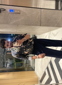 Robin044 - Male escort in Candolim, Goa Photo 3 of 5