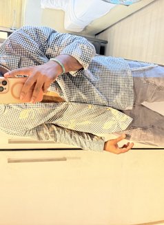 Robin044 - Male escort in Candolim, Goa Photo 4 of 5